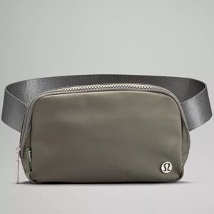 Lululemon everywhere belt bag 1L - grey sage